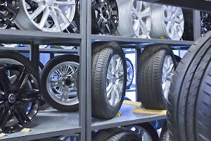 Reifenlager: Reifensätze von renommierten Herstellern vorrätig